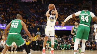 NBA：凯尔特人主场大胜猛龙