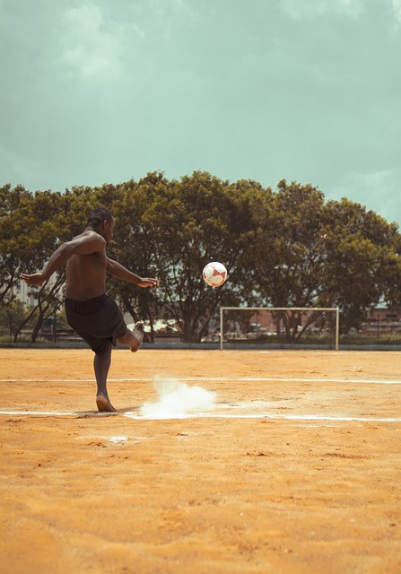 最老获奖人！每一步都是纪录40岁詹姆斯赛前领取月最佳奖杯.